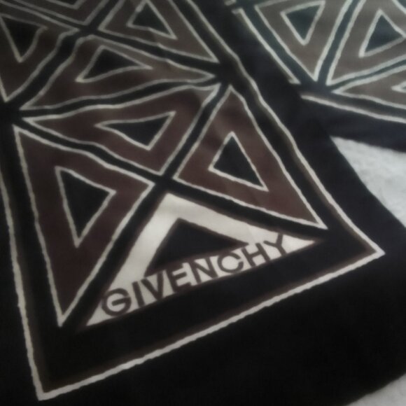 GIVENCHY VINTAGE SILK SCARF - Picture 1 of 4